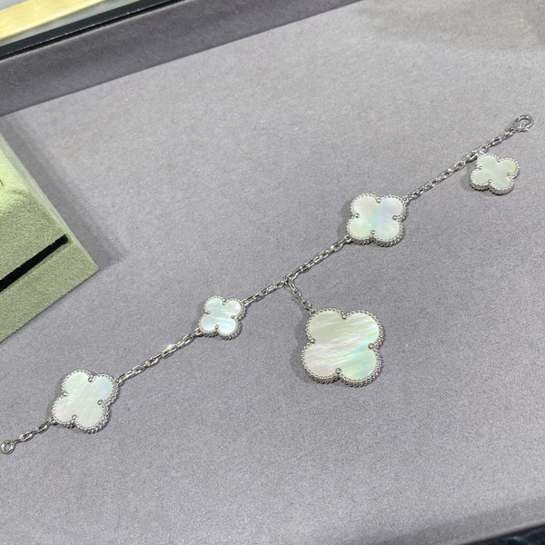ˇShiny JewelryˇCLOVER 5 MOTIF WHITE MOP  BRACELET